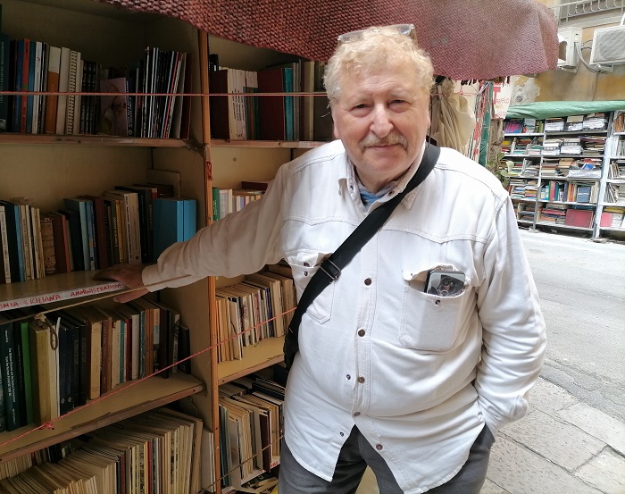 Pietro Tramonte e la sua libreria itinerante nel cuore di Palermo