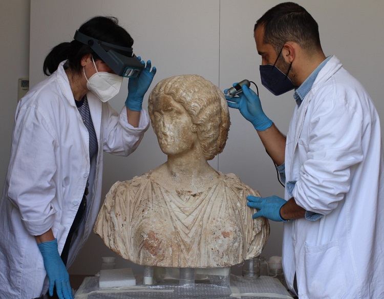 restauro busto femminile epoca romana Reggio calabria