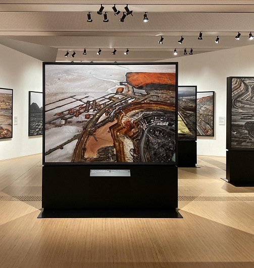 “BURTYNSKY: Extraction/Abstraction”, una mostra sull’impatto dell’uomo sul pianeta