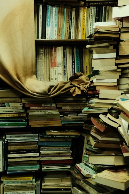 Accumulare libri senza leggerli: teoria e storia di una pratica sempre più diffusa