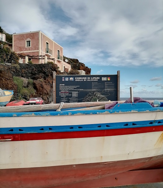 Porticciolo di Alicudi (Foto Antonio Pagliuso)